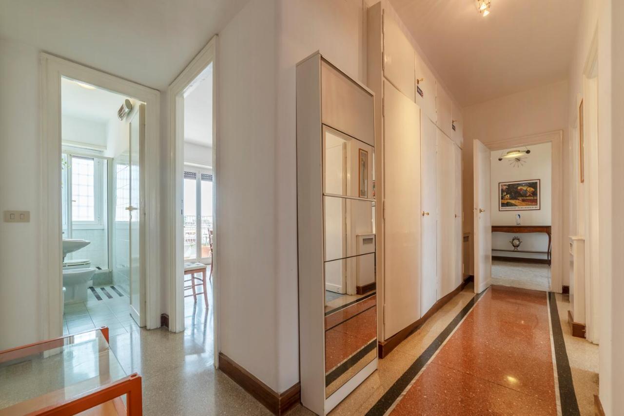 Roomy And Bright Apartment With Terrace Rome Exterior photo